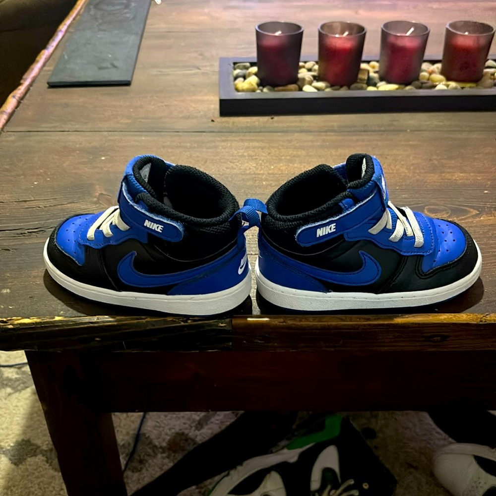 Kids Nike sneakers in good shape